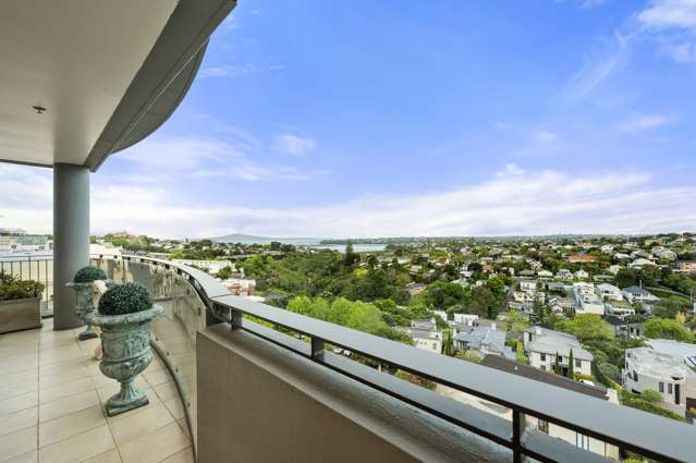 8c/36 James Cook Crescent Remuera_4