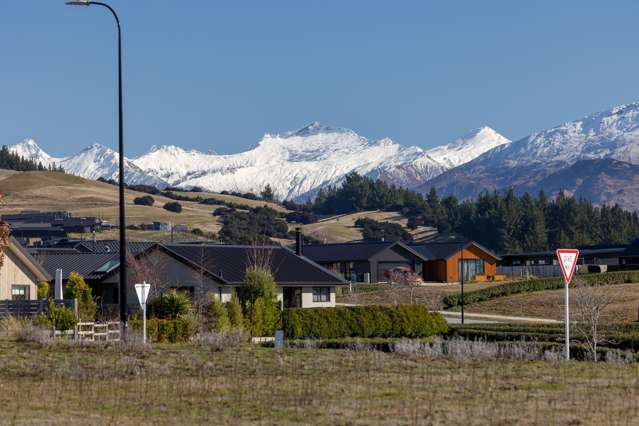 2 Radiata Drive Albert Town_4