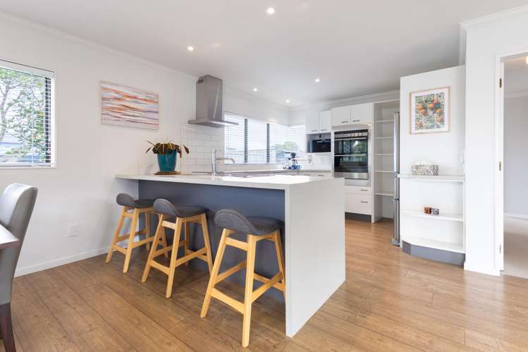 19 Reeves Street Waikanae Beach_3