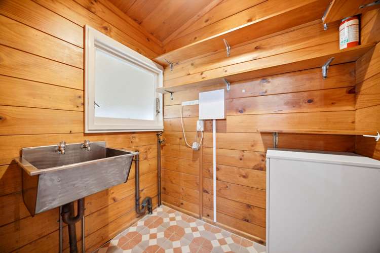 6 Robert Burke Place Henderson_17