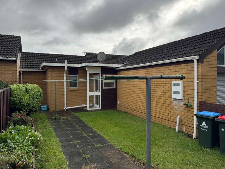 1/16 Burch Street Mount Albert_14