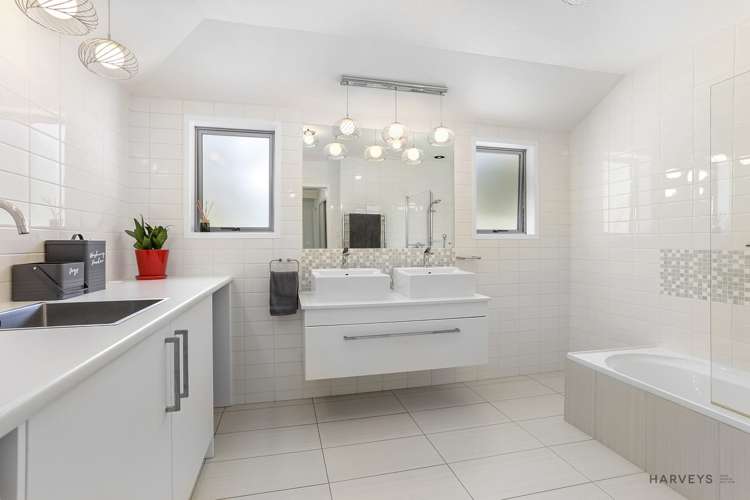 50 Turanga Road Henderson Valley_13