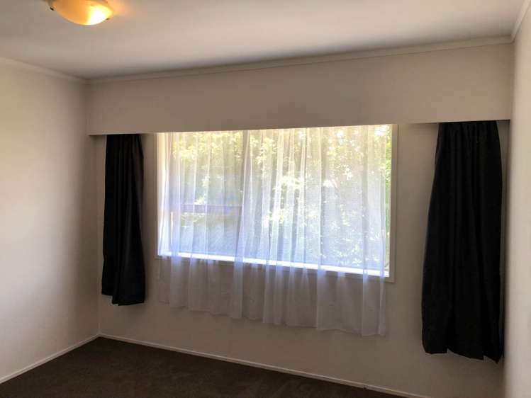 2/10 Landseer Place Blockhouse Bay_5