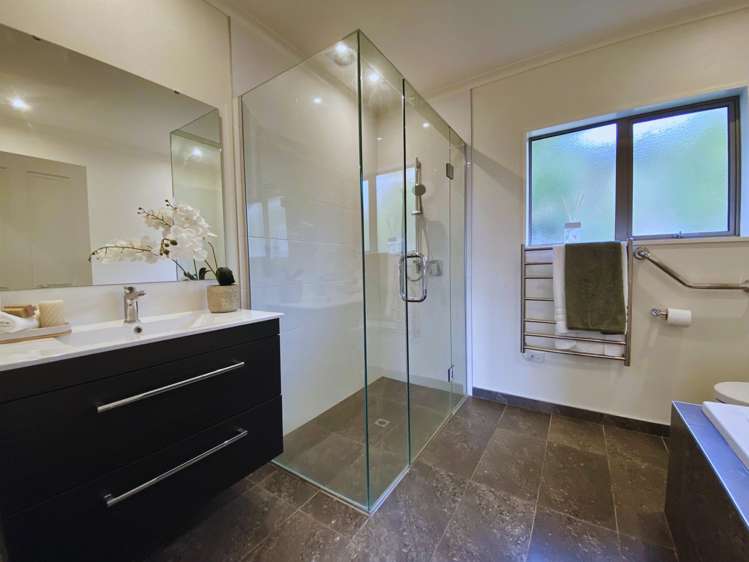 5 Main Road Redcliffs_11