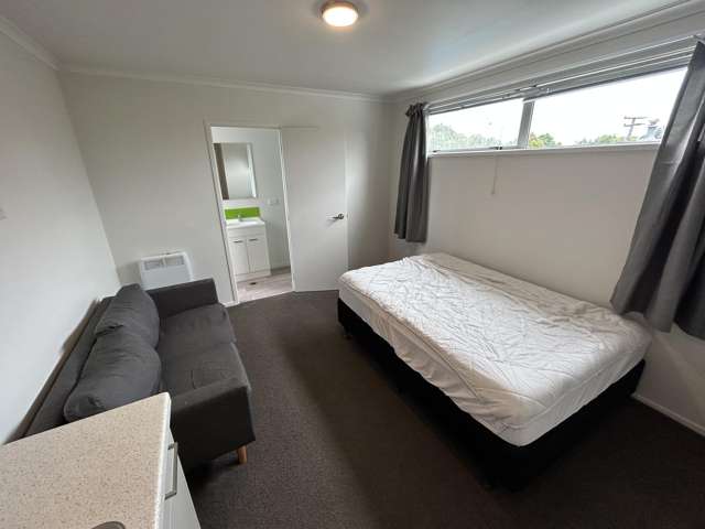 4D/167 Knighton Road Hillcrest_1