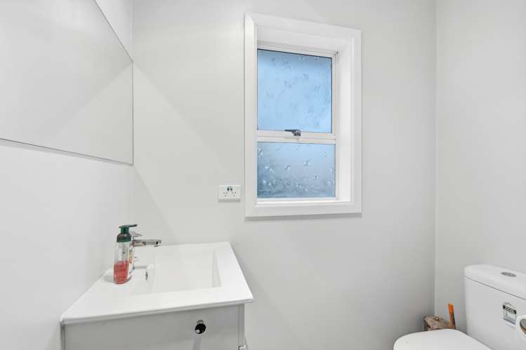 61 Paterson Street Grasmere_12