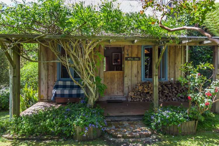 62 Chatham Avenue Paremoremo_24