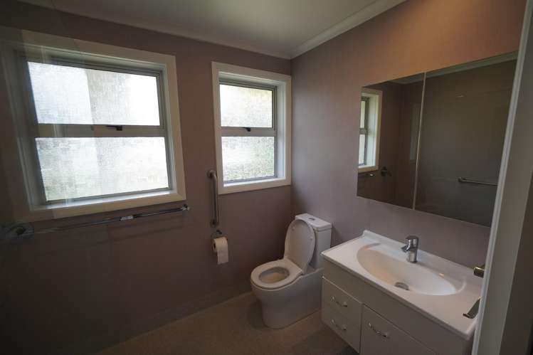 9 Bristol Crescent Roslyn_8