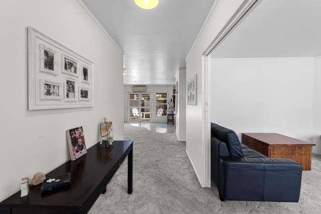 63A Beach Road Pahurehure_2
