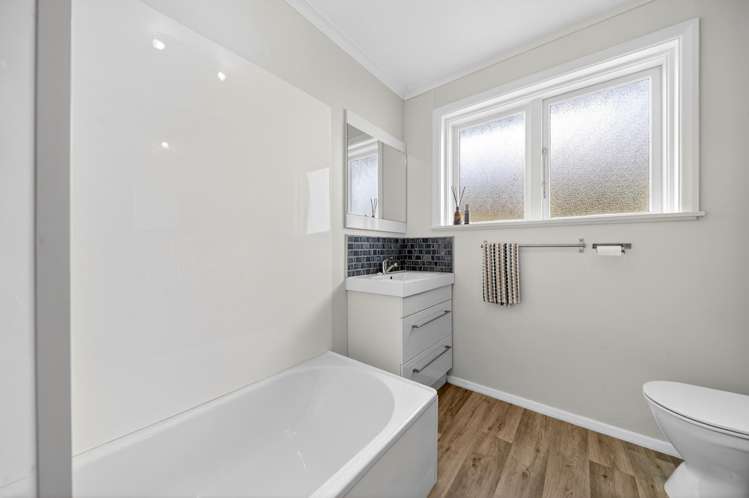 10 Vivian Street Solway_11