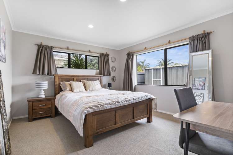 14 Flora Place Wattle Downs_9