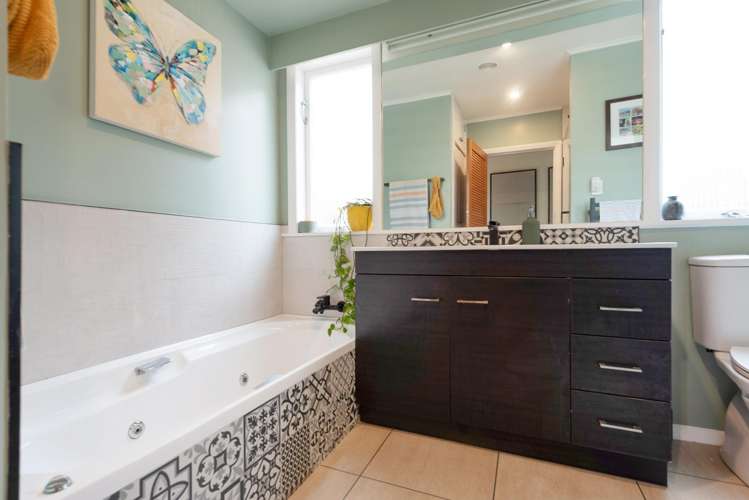 222 Helston Road Paparangi_23