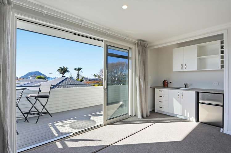 19 Crescent Road Otumoetai_10
