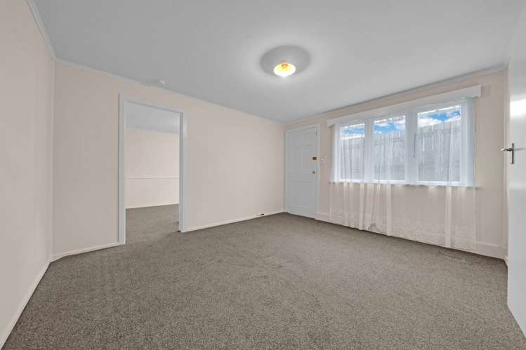 26 Ray Small Drive Papakura_13
