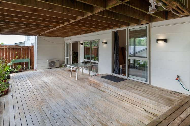 5 Saddleback Rise Murrays Bay_17