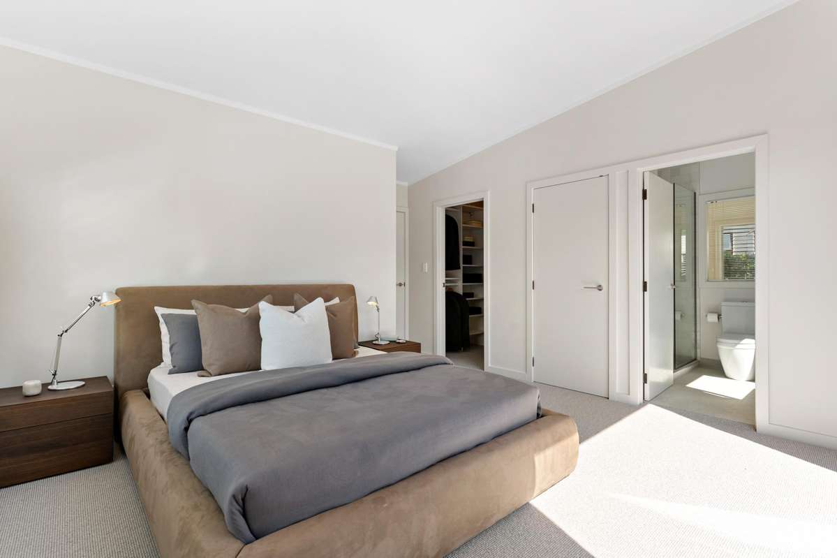 2/62 St Georges Bay Road_4