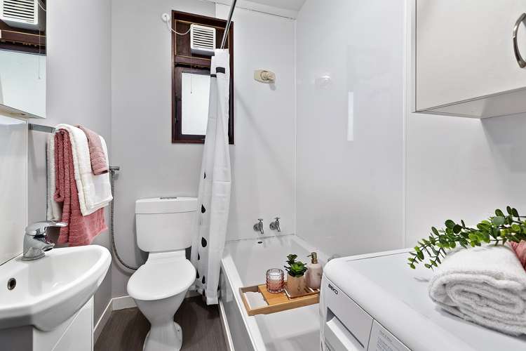 7/46 Hiropi Street Newtown_11