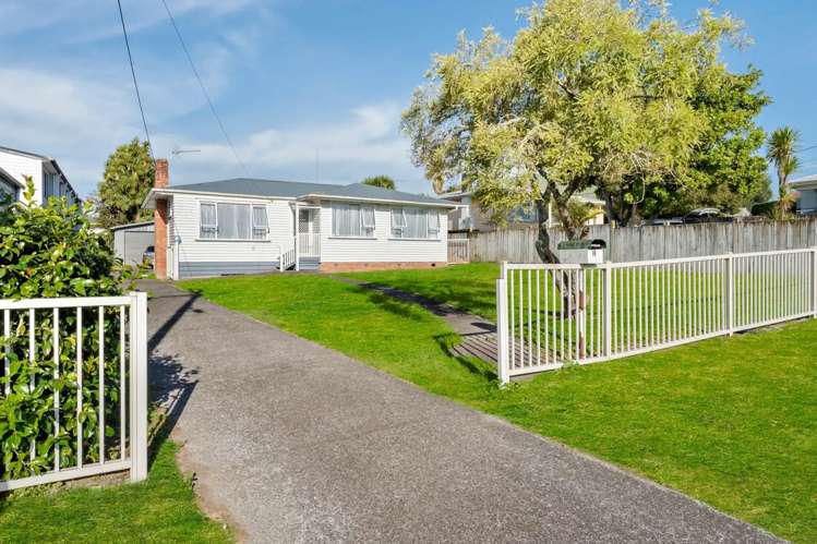 12 Alan Avenue_5