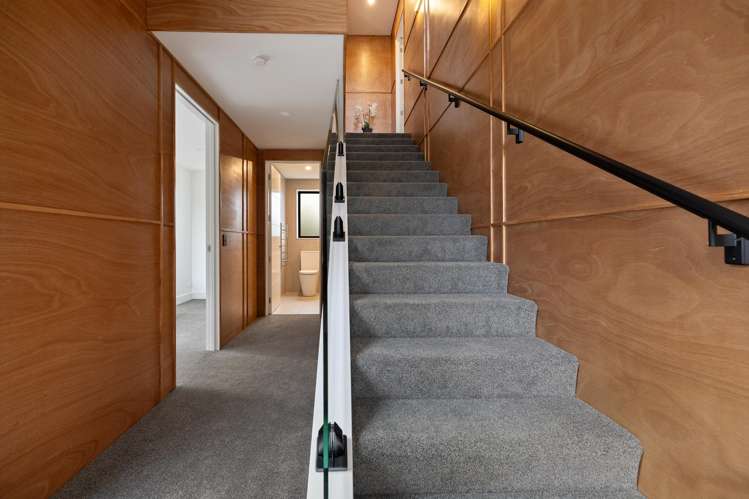 6 Florence Close Queenstown Hill_24