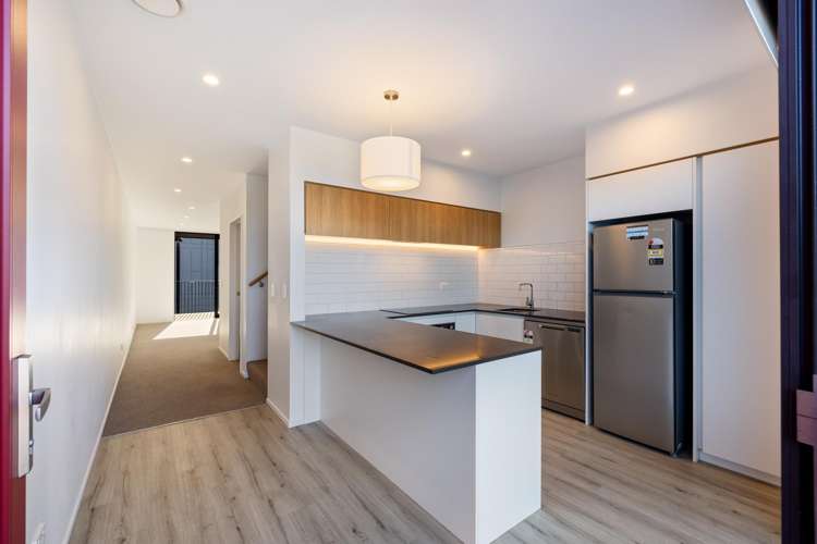 4/235 Madras Street_2