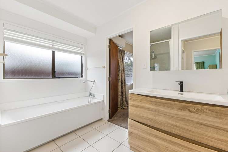 86 Carnoustie Drive Wattle Downs_14