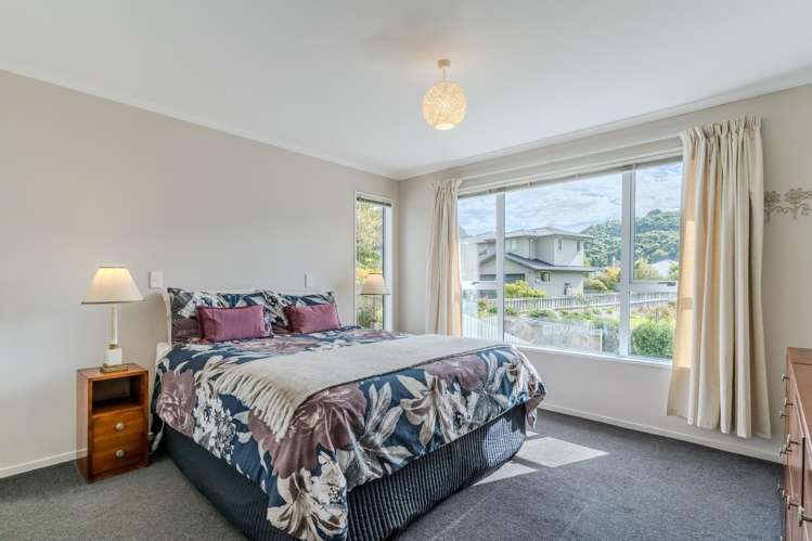 10 Sretlaw Place Glenross_10