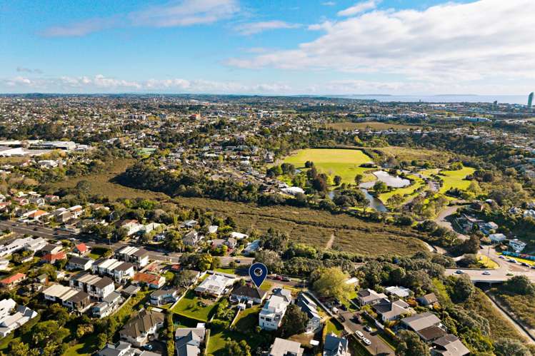22 Waimana Avenue Northcote Point_17