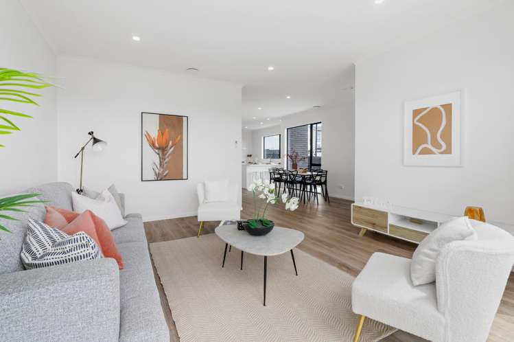 1/17 Halo Green Peacocke_5