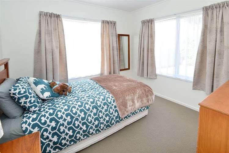 48 Doment Crescent Orewa_11