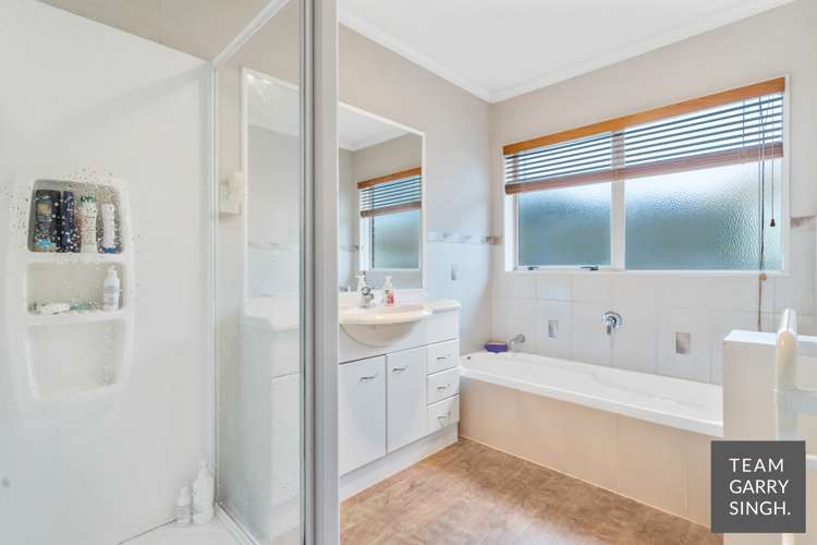 23 Castlehill Court Wattle Downs_10