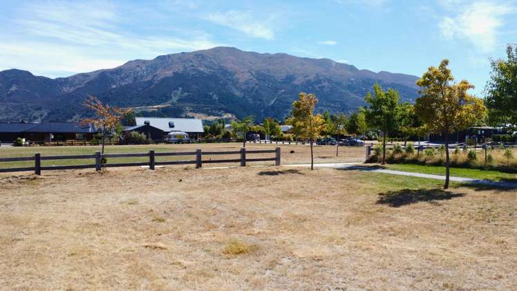 13 Dingle Street Lake Hawea_4