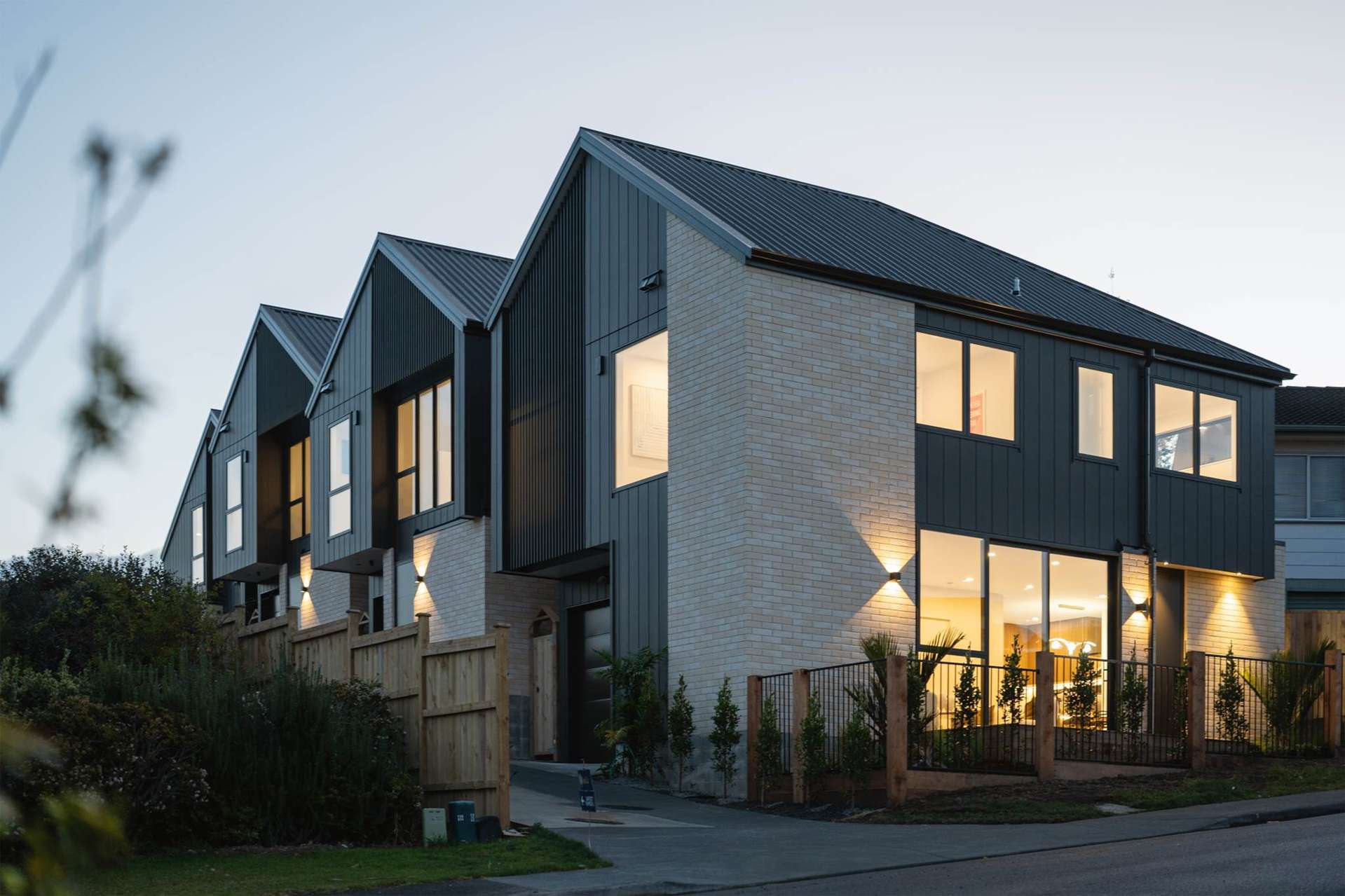 1-4/16 Tetrarch Place Totara Vale_0