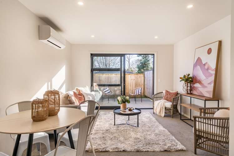 7/240 Stokes Valley Road_0