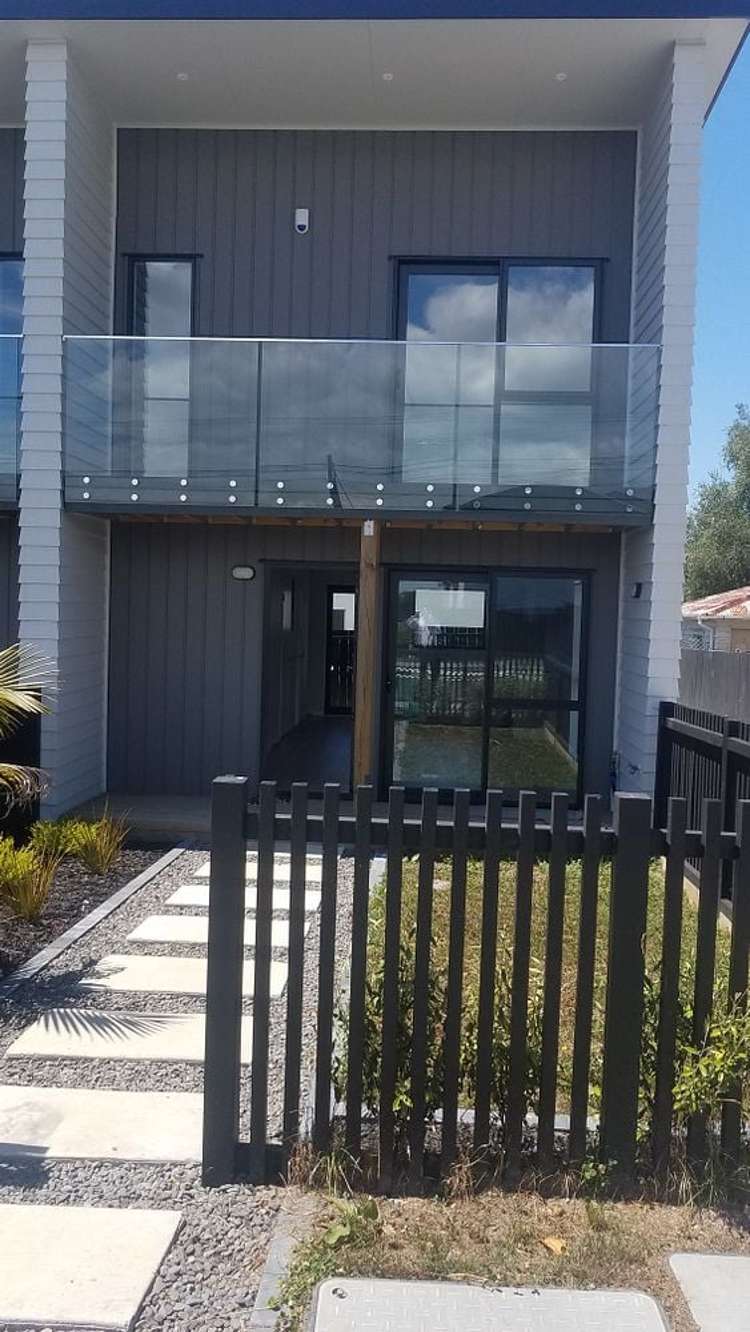 2/30 West Coast Road Glen Eden_10
