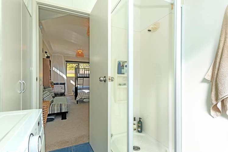 13 Ratau Street Mahia_12