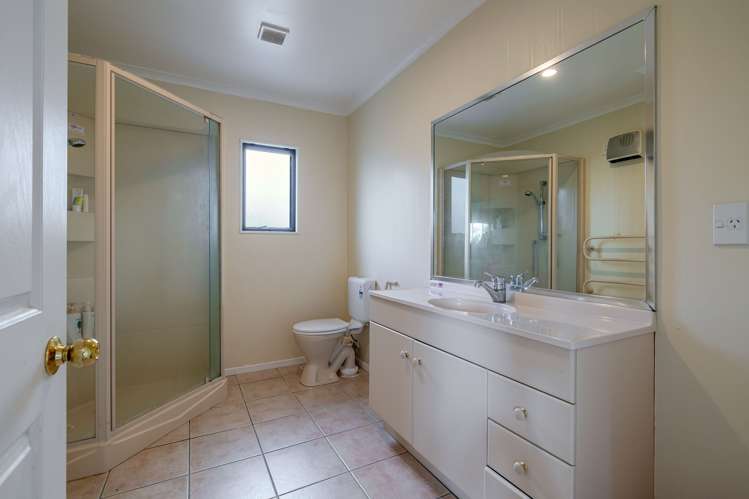 120 Pacific Drive Fitzherbert_26