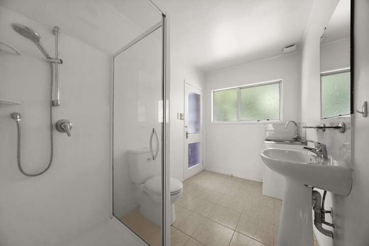 6 Prestige Place Castor Bay_14