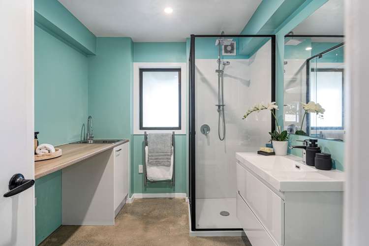 4 Hillside Crescent Leigh_21