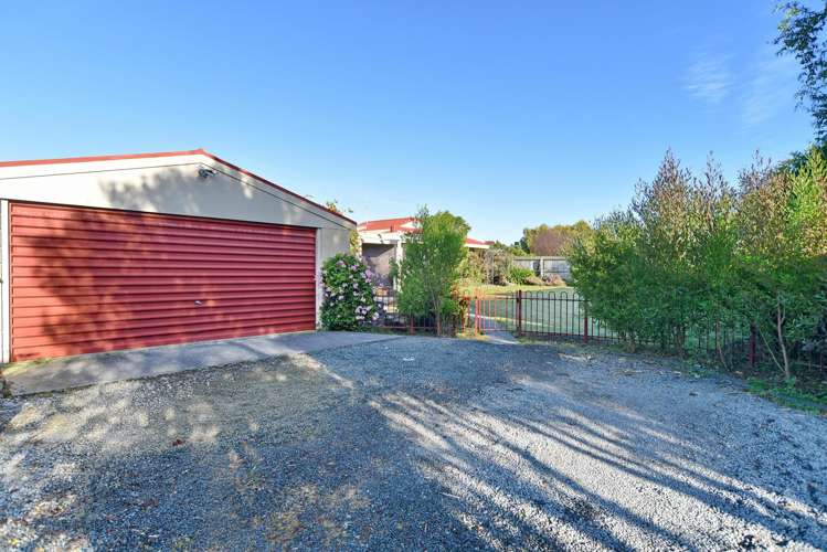 32 Millstream Drive Lincoln_25