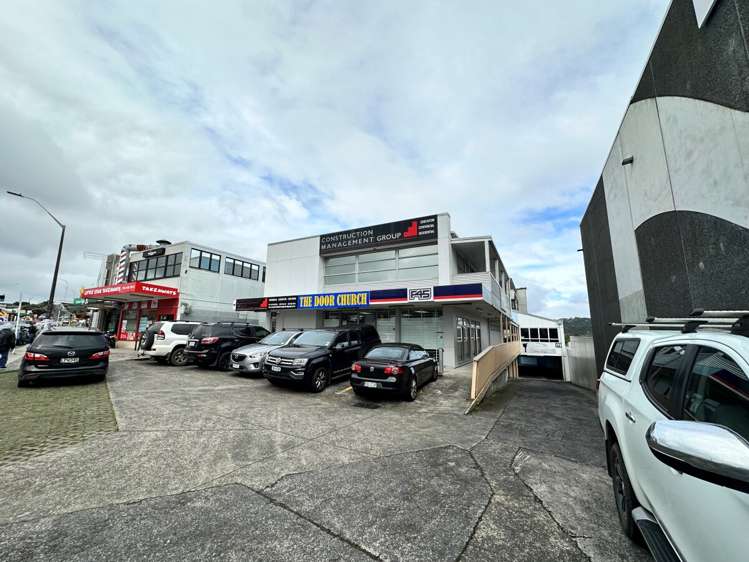 176 West Coast Road_0