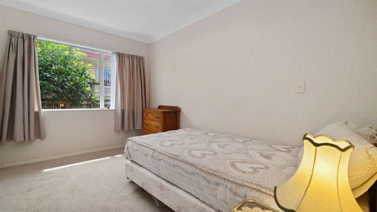 7 Lisbon Street Greerton_15