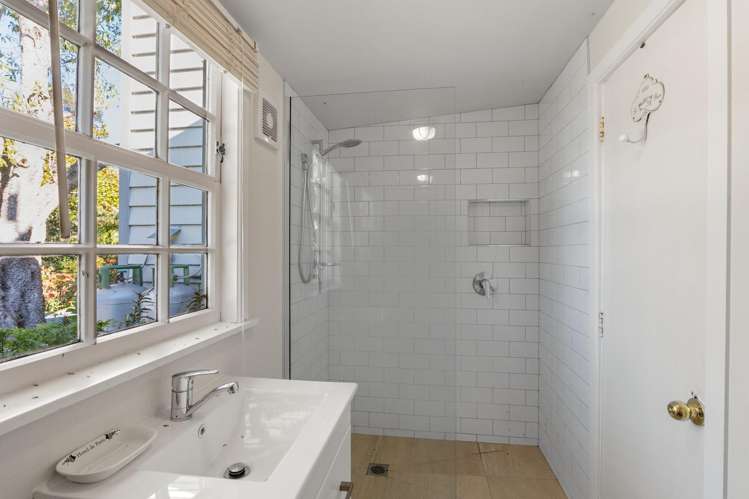 1 Main Road Governors Bay_30