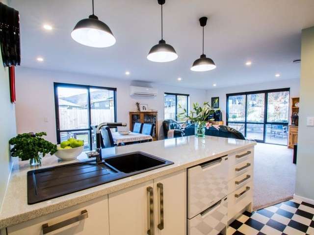 12 Oxfordshire Avenue Lower Shotover_1