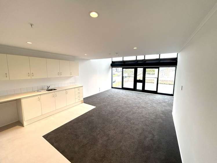 16F/30 Westward Ho Glen Eden_1