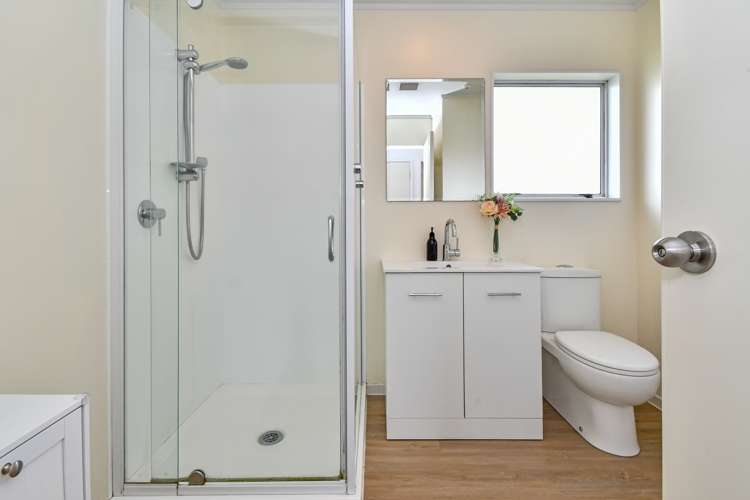 124 Boundary Road Clover Park_9