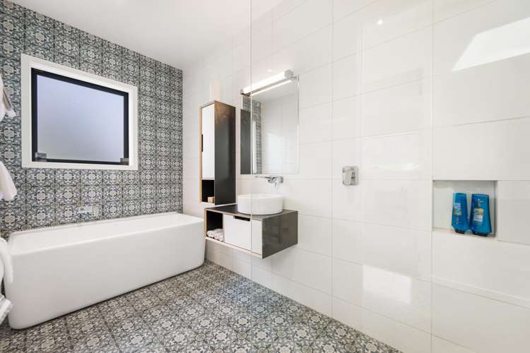 37 Pendeen Crescent Jacks Point_16