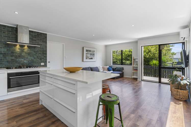 1/95 Wharf Road Te Atatu Peninsula_3