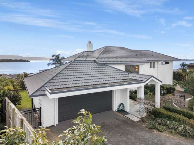 Renovated Home - Incredible Views!!