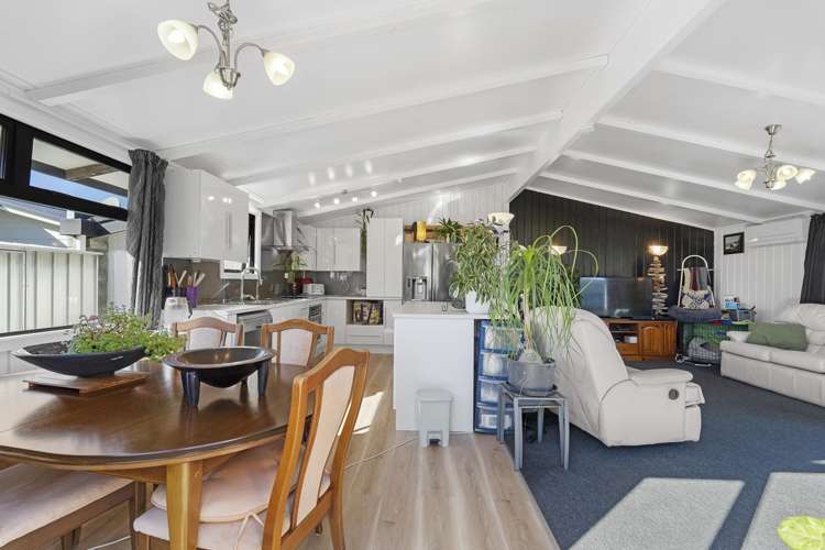 5 Camellia Avenue Bell Block_8