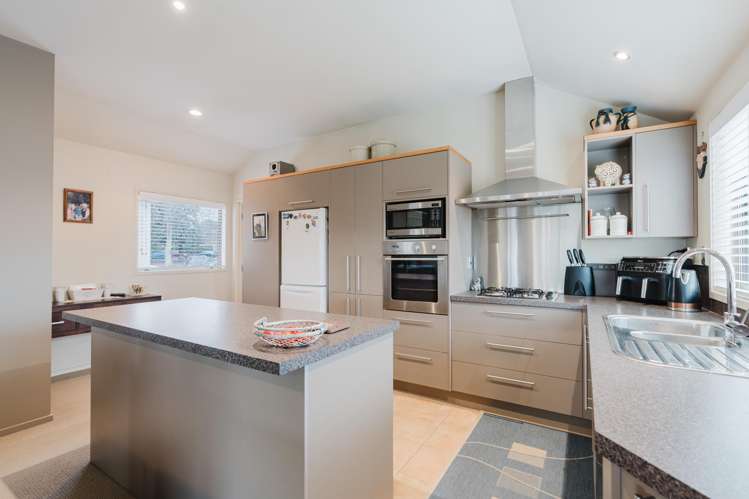 1211C Victoria Street_3